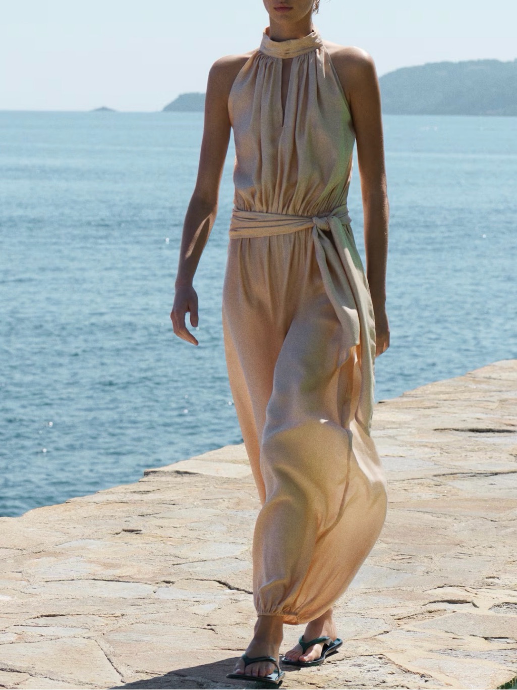 H&M Women’s Sleeveless Halter Jumpsuit In Champagne Size Large
